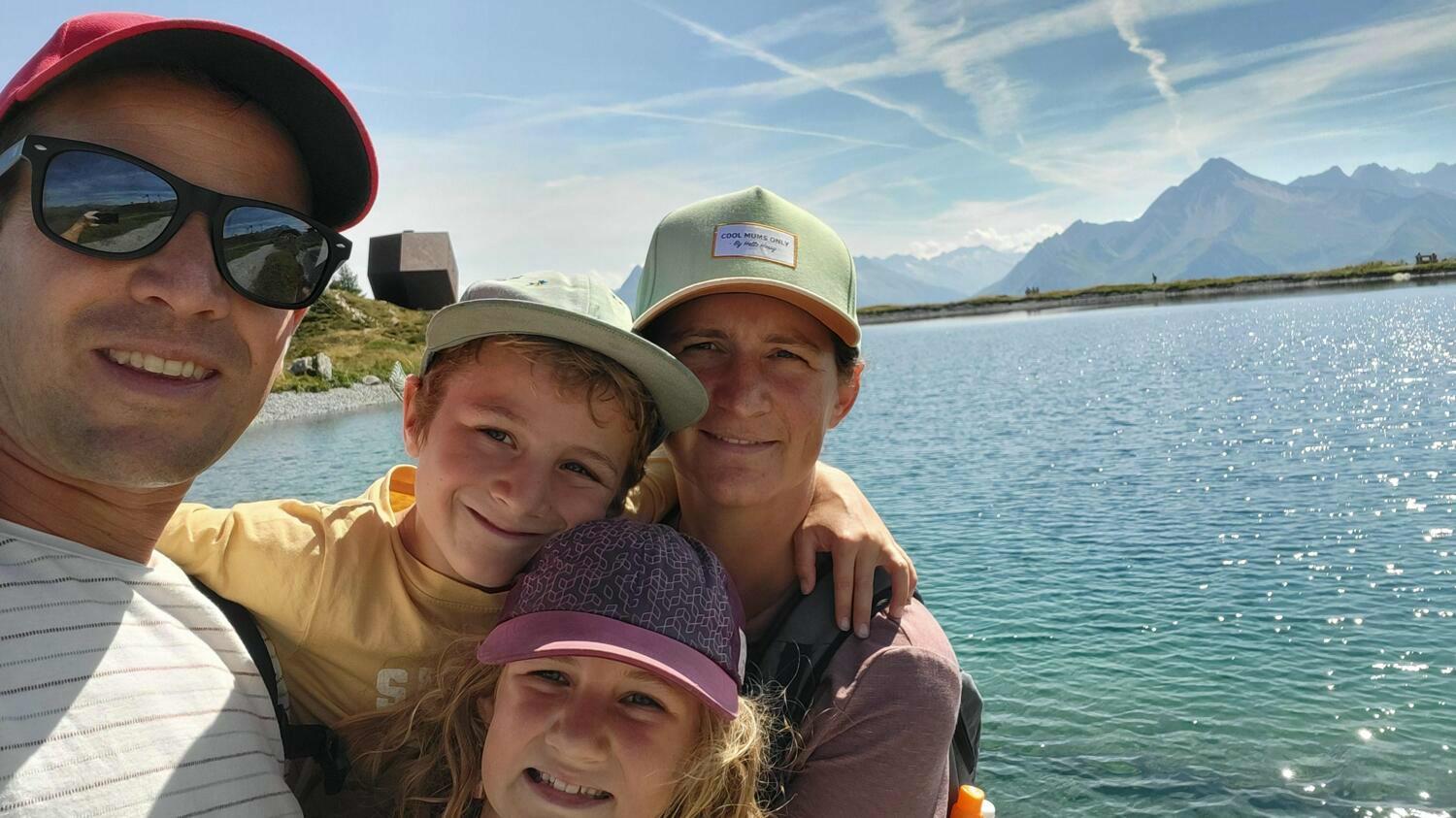 Op vakantie? Vul je reiskoffer met Kringwinkel-schatten!