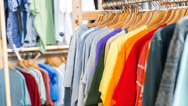 Wat gebeurt er écht met jouw oude kleren?