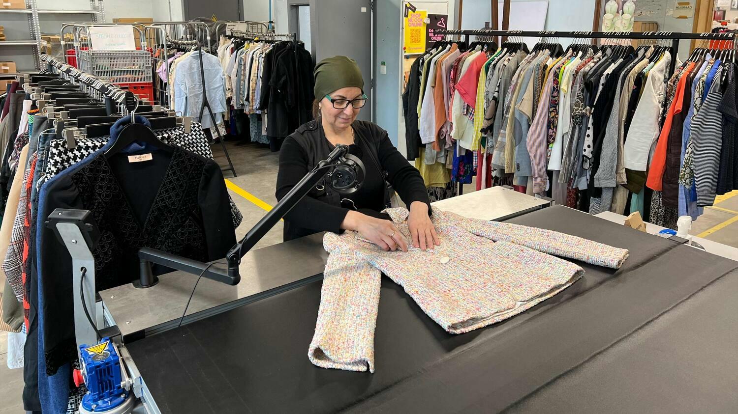 Met AI naar meer hergebruik: Kringwinkel Antwerpen versnelt sorteren van textiel