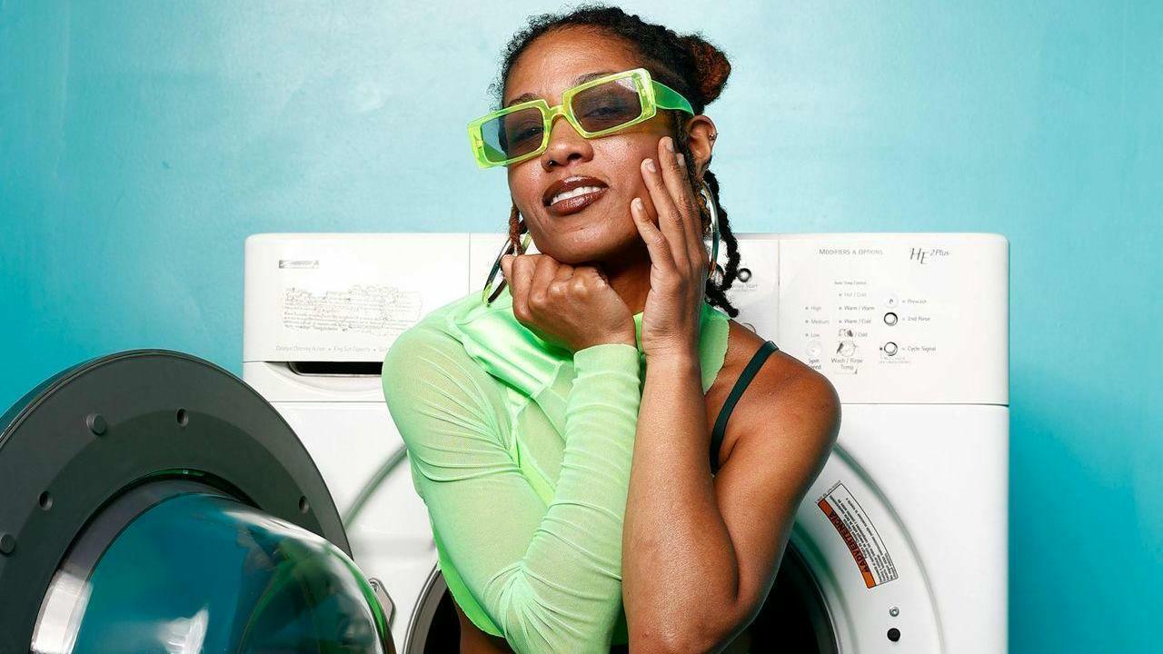 Wassen en drogen met een toestel van Kringwinkel