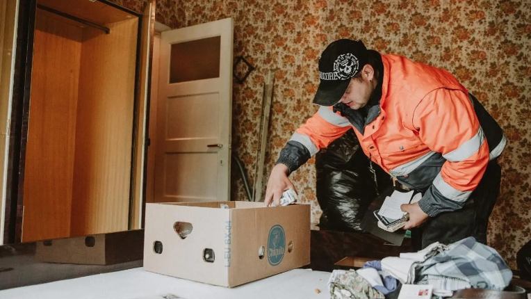 3. Akkoord met de offerte? Dan zorgen wij voor een zorgeloze ontruiming